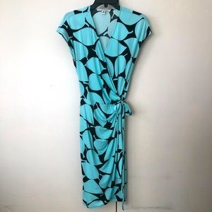 Maggie London, Women dress